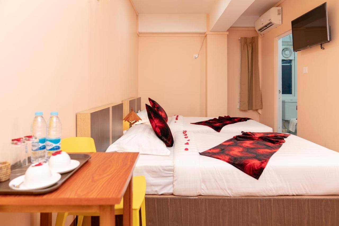 Hotel Chicago Yangon Eksteriør bilde