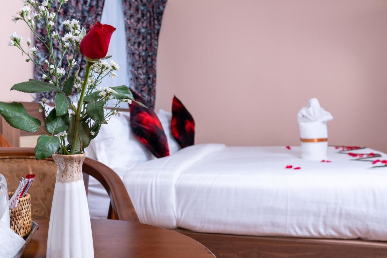 Hotel Chicago Yangon Eksteriør bilde