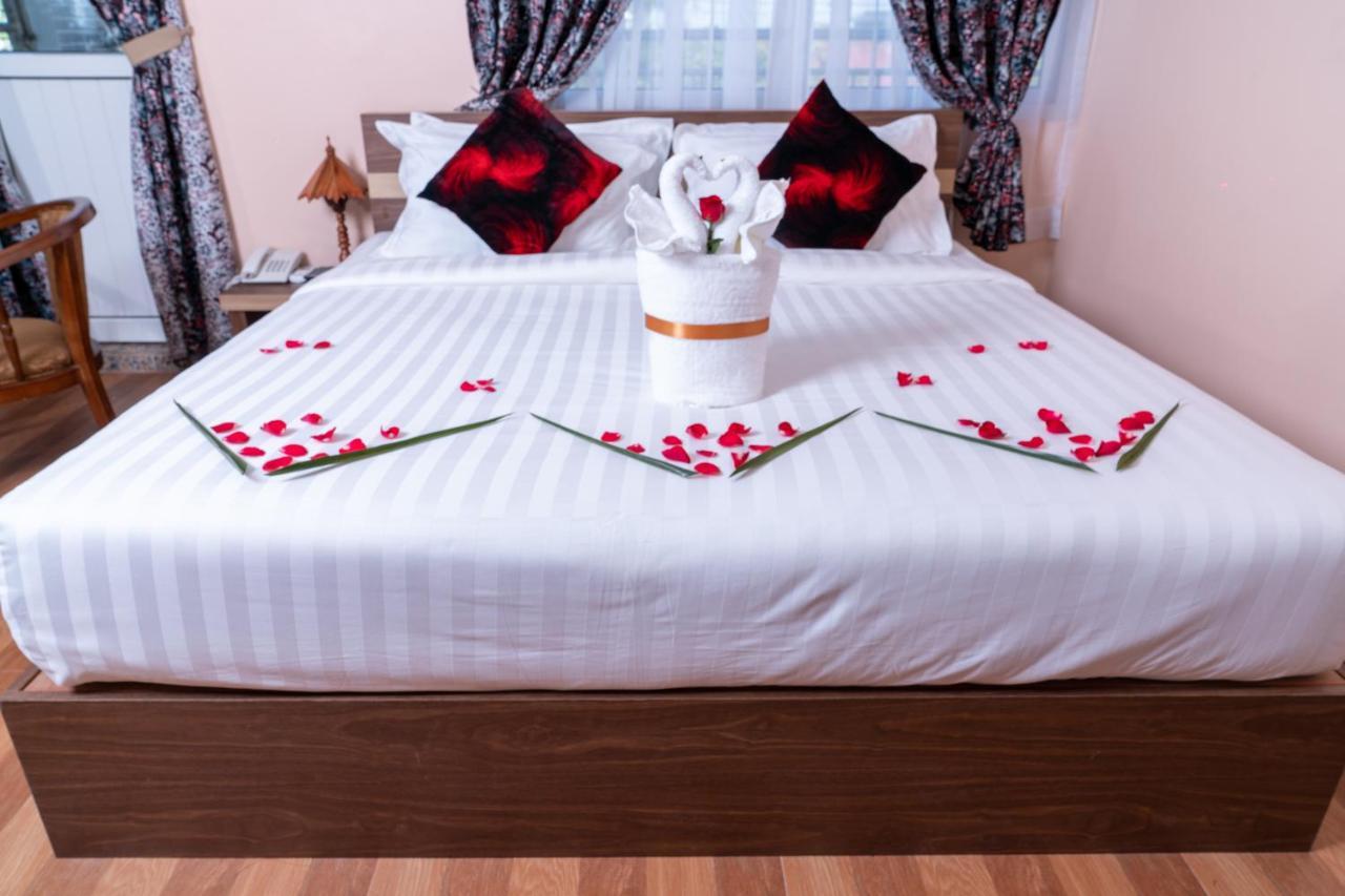 Hotel Chicago Yangon Eksteriør bilde