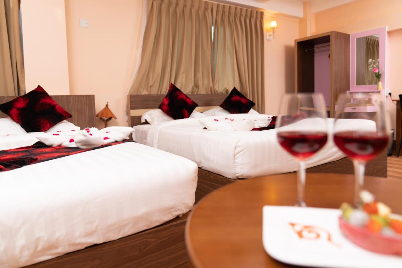 Hotel Chicago Yangon Eksteriør bilde